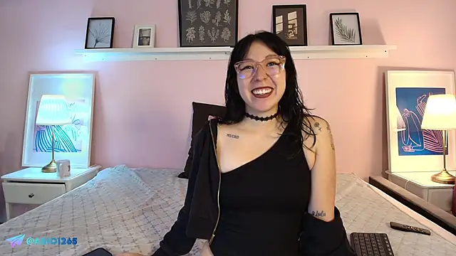 Abigailladyy online show from 24, 4, 2026