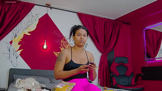 Luna Dante fox online show from 12, 3, 2026