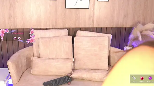 SilviaStoneX online show from 22, 4, 2026