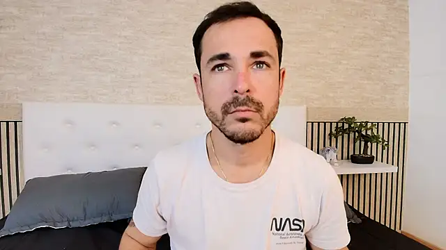 Adams Sanz online show from 8, 4, 2026