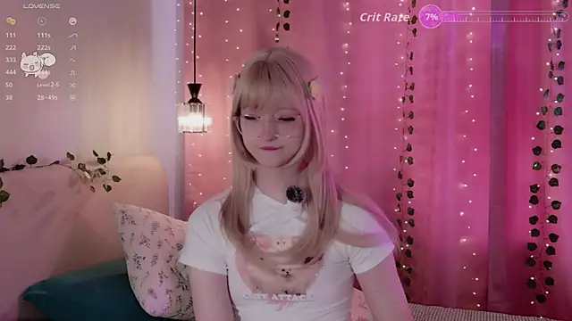Snapshot of effy_dollie chatting on 16, 6, 2026 effy dollie online show from 16, 6, 2026