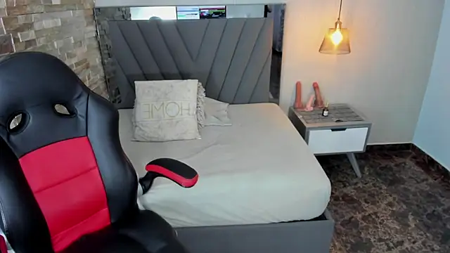 LUCIA KHAN online show from 11, 3, 2026