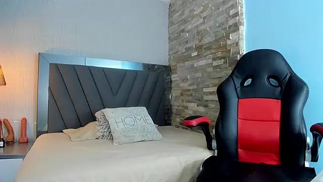 LUCIA KHAN online show from 9, 4, 2026