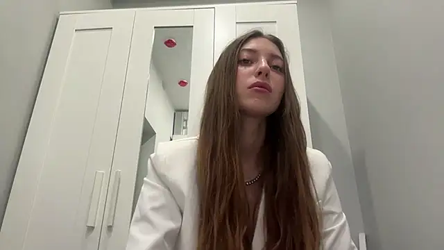 selena favn online show from 2, 4, 2026