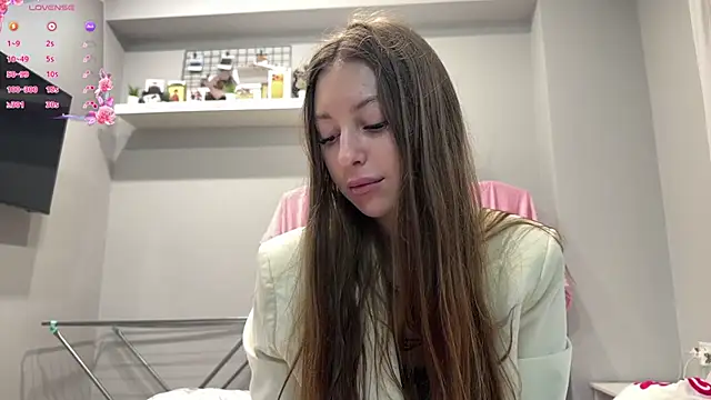 Snapshot of selena_favn chatting on 12, 6, 2026 selena favn online show from 12, 6, 2026