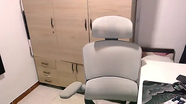 axeldarkk online show from 6, 3, 2026