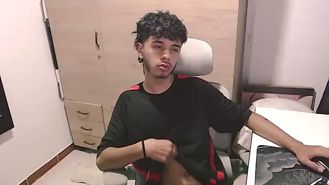 axeldarkk online show from 7, 3, 2026