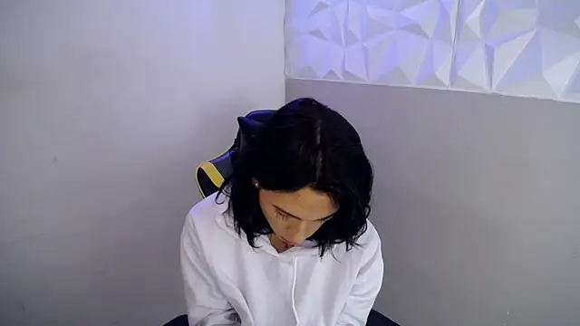 Larry craft online show from 18, 4, 2026