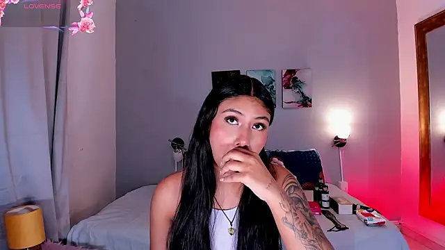 Snapshot of KimTaylorW chatting on 22, 6, 2026 KimTaylorW online show from 22, 6, 2026