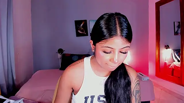 Snapshot of KimTaylorW chatting on 17, 7, 2026 KimTaylorW online show from 17, 7, 2026