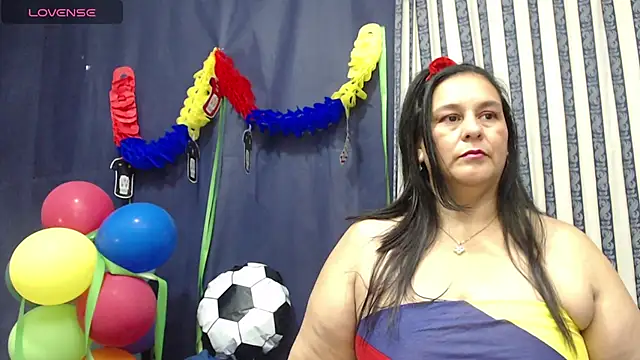Snapshot of Sharlot_curvy chatting on 17, 6, 2026 Sharlot curvy online show from 17, 6, 2026