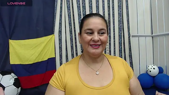 Snapshot of Sharlot_curvy chatting on 22, 6, 2026 Sharlot curvy online show from 22, 6, 2026