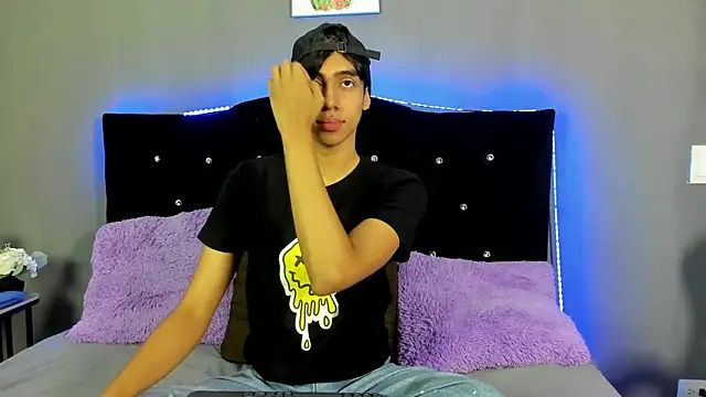 Eros Lux online show from 6, 5, 2026