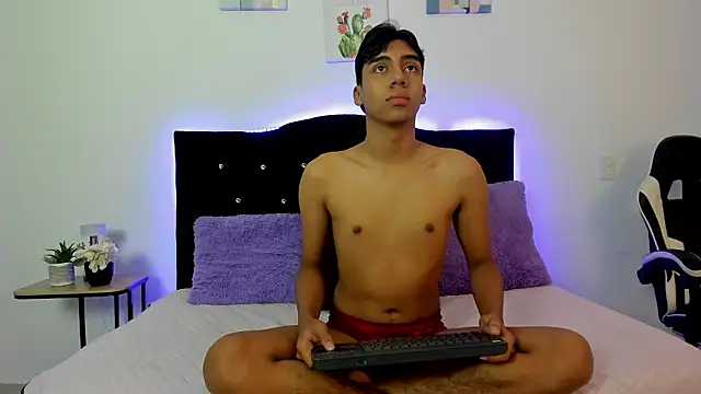 Eros Lux online show from 4, 3, 2026