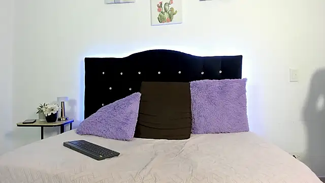 Eros Lux online show from 8, 3, 2026