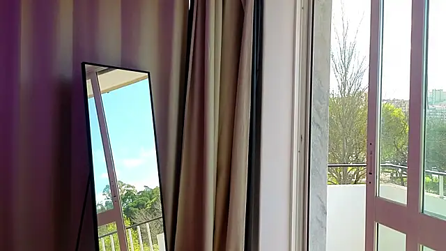 LeaaMooon online show from 7, 3, 2026