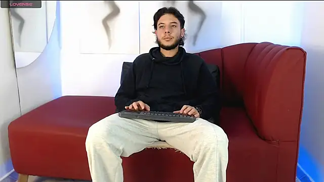 Snapshot of luxesmith chatting on 12, 5, 2026 luxesmith online show from 12, 5, 2026