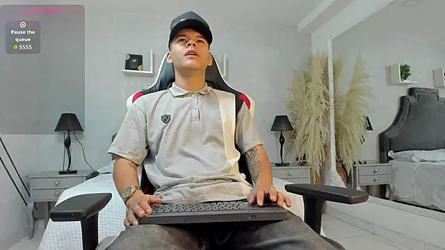 DylanRoyce  online show from 28, 5, 2026
