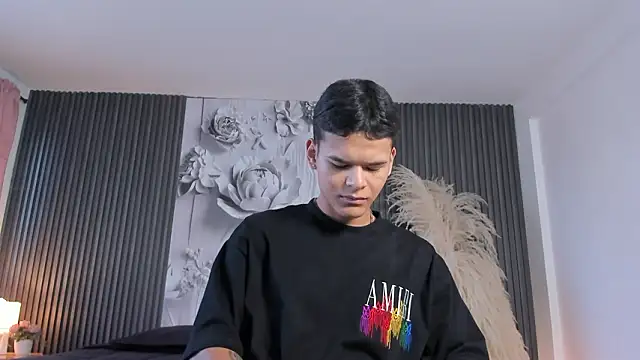 DylanRoyce  online show from 22, 3, 2026