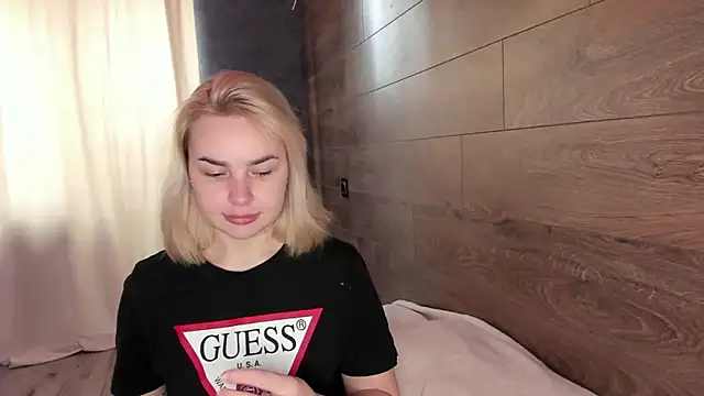 AmmyLuu online show from 19, 4, 2026