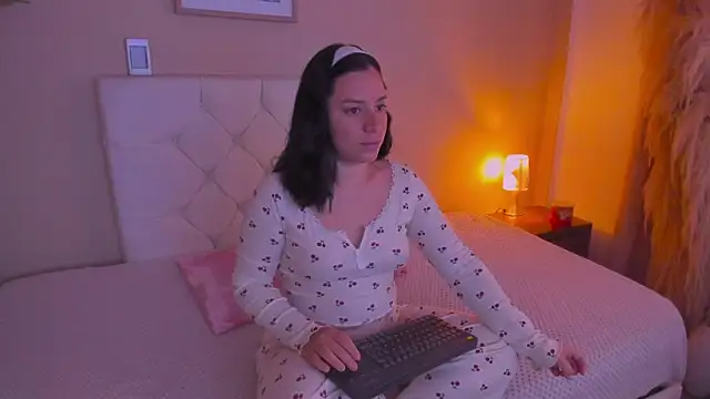 Dollhell online show from 21, 4, 2026