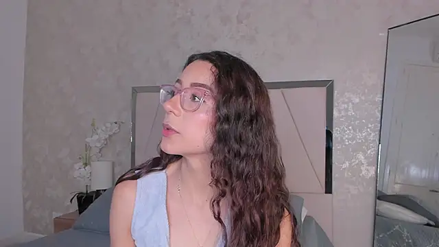 Arii wilde online show from 7, 4, 2026