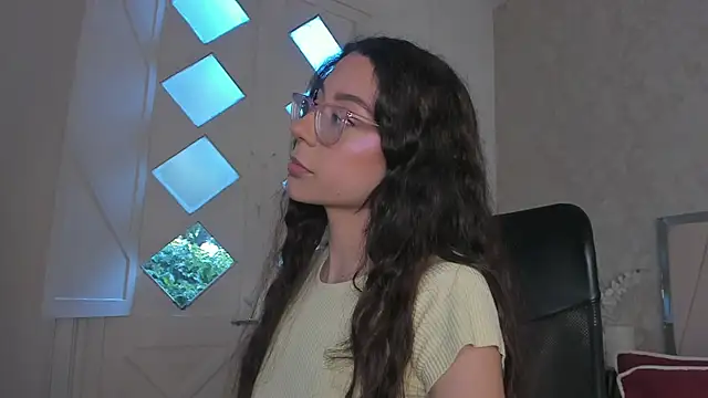 Arii wilde online show from 9, 4, 2026