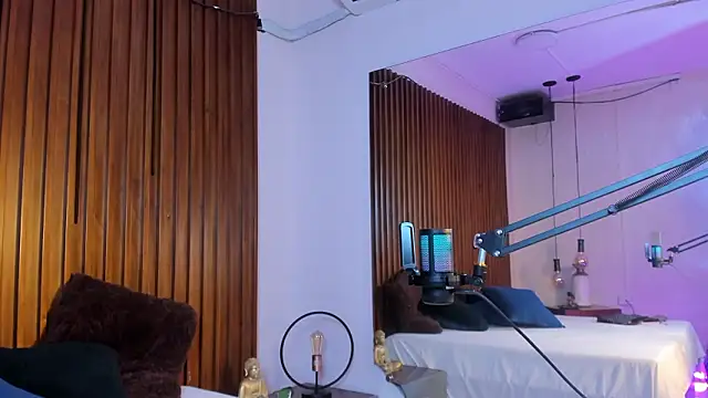 Laila-Miller online show from 2, 3, 2026