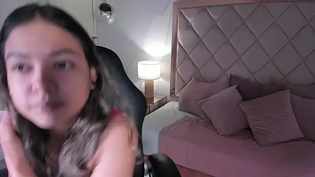 dulce lyraa1 online show from 22, 4, 2026