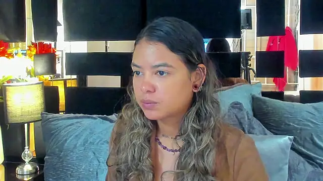 dulce lyraa1 online show from 25, 2, 2026