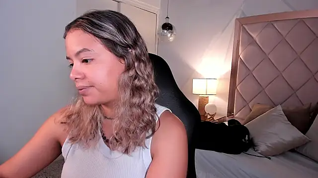 dulce lyraa1 online show from 7, 7, 2026