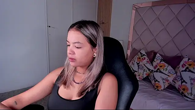 dulce lyraa1 online show from 17, 7, 2026