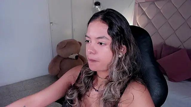 dulce lyraa1 online show from 19, 3, 2026