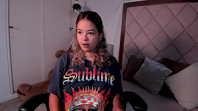 dulce lyraa1 online show from 13, 7, 2026