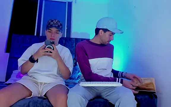 alex and christhoper online show from 24, 3, 2026