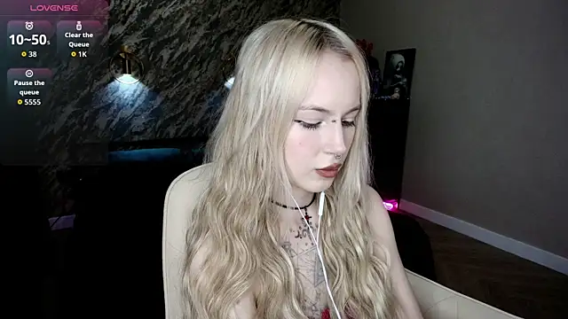 Snapshot of saykoblade chatting on 30, 4, 2026 saykoblade online show from 30, 4, 2026