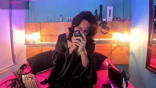 Elisasue online show from 8, 3, 2026