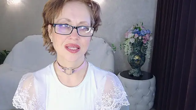 LioraWeiss online show from 5, 3, 2026