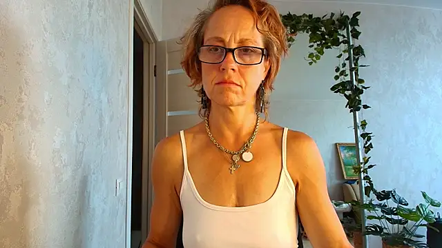 LioraWeiss online show from 23, 7, 2026