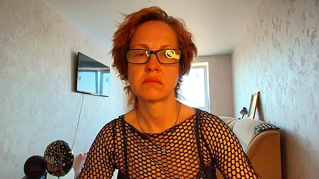 LioraWeiss online show from 21, 5, 2026