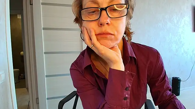 LioraWeiss online show from 5, 5, 2026