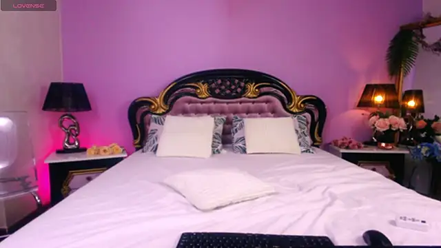 AylaWhisper online show from 11, 3, 2026