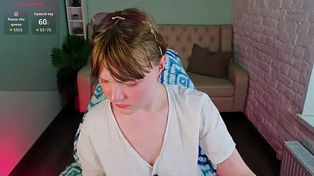  DreamLuna1  online show from 21, 4, 2026