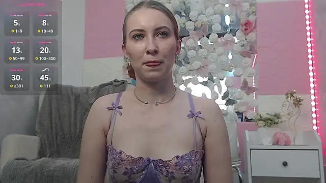 Snapshot of EmberLuna_ chatting on 3, 6, 2026 EmberLuna online show from 3, 6, 2026