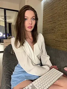Snapshot of AliceVelour chatting on 5, 6, 2026 AliceVelour online show from 5, 6, 2026