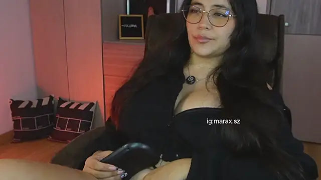Mara HugeAss online show from 7, 6, 2026