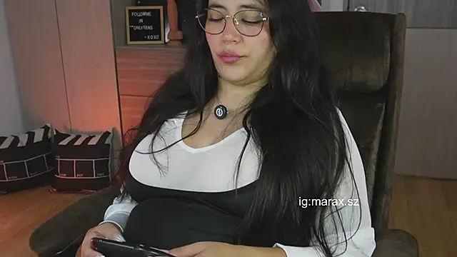 Mara HugeAss online show from 4, 4, 2026