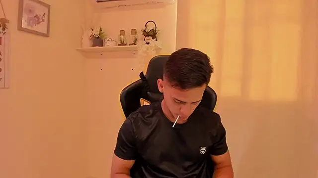 sexy andres01 online show from 9, 3, 2026