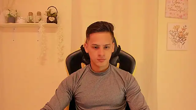 sexy andres01 online show from 18, 4, 2026