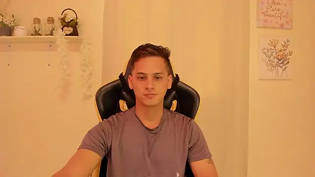 Snapshot of sexy_andres01 chatting on 30, 4, 2026 sexy andres01 online show from 30, 4, 2026
